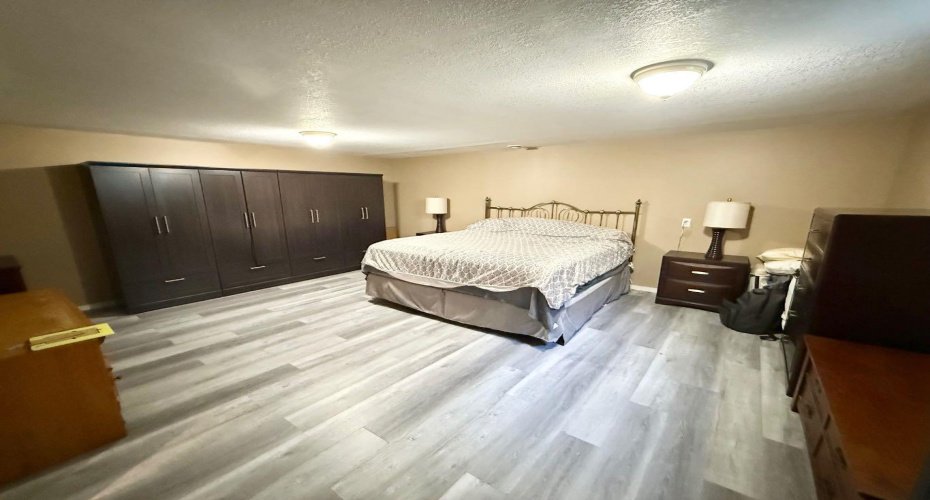 132 SUNWAPTA Drive, Hinton, Alberta T7V1G2, 6 Bedroom Bedrooms, 0 ,2 BathroomBathrooms,Residential,For Sale,SUNWAPTA,0,A2327595