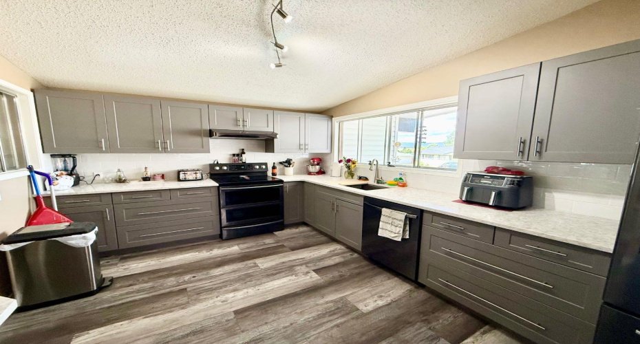 132 SUNWAPTA Drive, Hinton, Alberta T7V1G2, 6 Bedroom Bedrooms, 0 ,2 BathroomBathrooms,Residential,For Sale,SUNWAPTA,0,A2327595