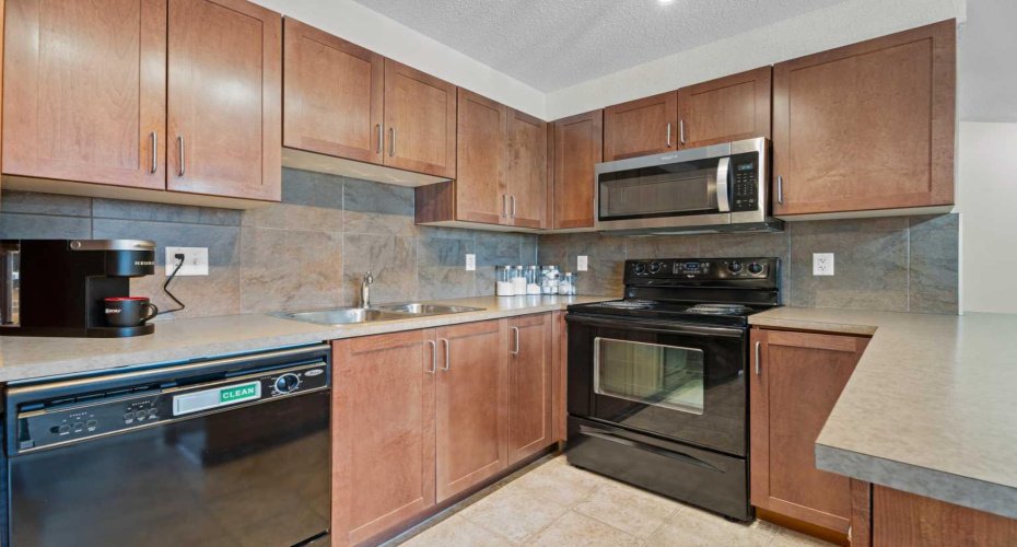 162 Country Village Circle, Calgary, Alberta T3K 0E6, 2 Bedroom Bedrooms, 0 ,2 BathroomBathrooms,Residential,For Sale,Country Village,0,A2327635