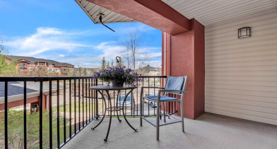 162 Country Village Circle, Calgary, Alberta T3K 0E6, 2 Bedroom Bedrooms, 0 ,2 BathroomBathrooms,Residential,For Sale,Country Village,0,A2327635