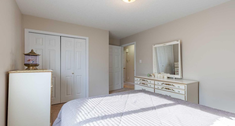187 Cougar Way, Lethbridge, Alberta T1H 6P4, 3 Bedroom Bedrooms, 0 ,2 BathroomBathrooms,Residential,For Sale,Cougar,0,A2327650