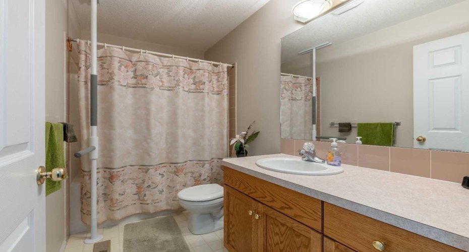 187 Cougar Way, Lethbridge, Alberta T1H 6P4, 3 Bedroom Bedrooms, 0 ,2 BathroomBathrooms,Residential,For Sale,Cougar,0,A2327650