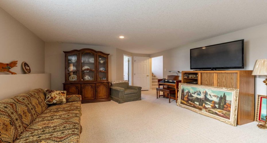 187 Cougar Way, Lethbridge, Alberta T1H 6P4, 3 Bedroom Bedrooms, 0 ,2 BathroomBathrooms,Residential,For Sale,Cougar,0,A2327650