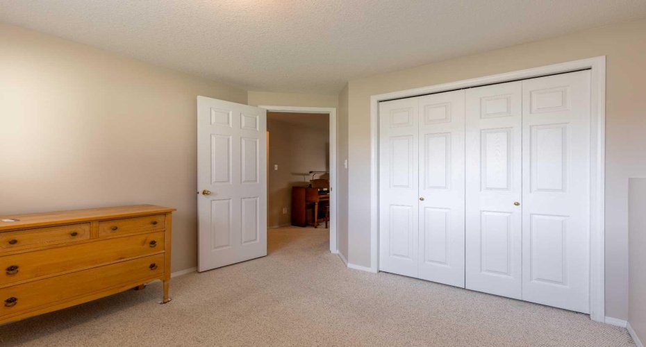 187 Cougar Way, Lethbridge, Alberta T1H 6P4, 3 Bedroom Bedrooms, 0 ,2 BathroomBathrooms,Residential,For Sale,Cougar,0,A2327650