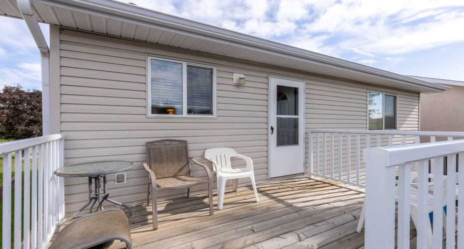 187 Cougar Way, Lethbridge, Alberta T1H 6P4, 3 Bedroom Bedrooms, 0 ,2 BathroomBathrooms,Residential,For Sale,Cougar,0,A2327650
