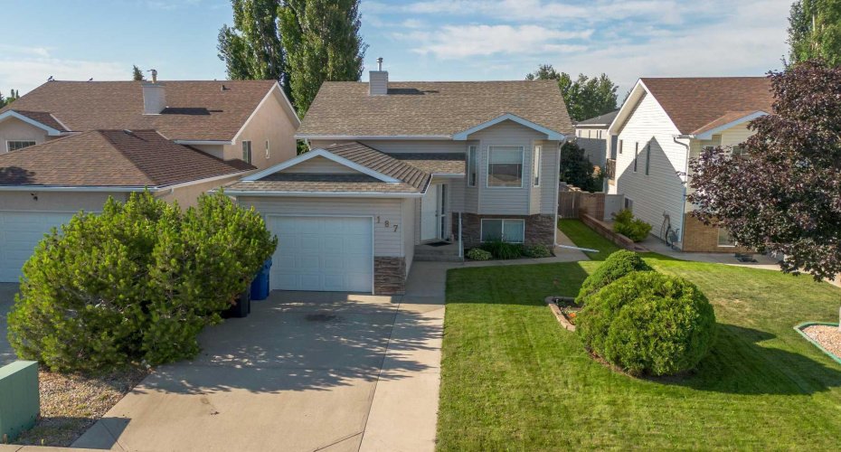 187 Cougar Way, Lethbridge, Alberta T1H 6P4, 3 Bedroom Bedrooms, 0 ,2 BathroomBathrooms,Residential,For Sale,Cougar,0,A2327650