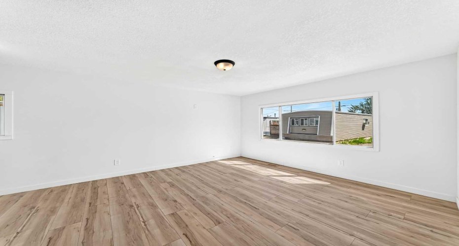 2106 50 Street, Calgary, Alberta T2B 1M7, 3 Bedroom Bedrooms, 0 ,1 BathroomBathrooms,Mobile,For Sale,50,0,A2327664