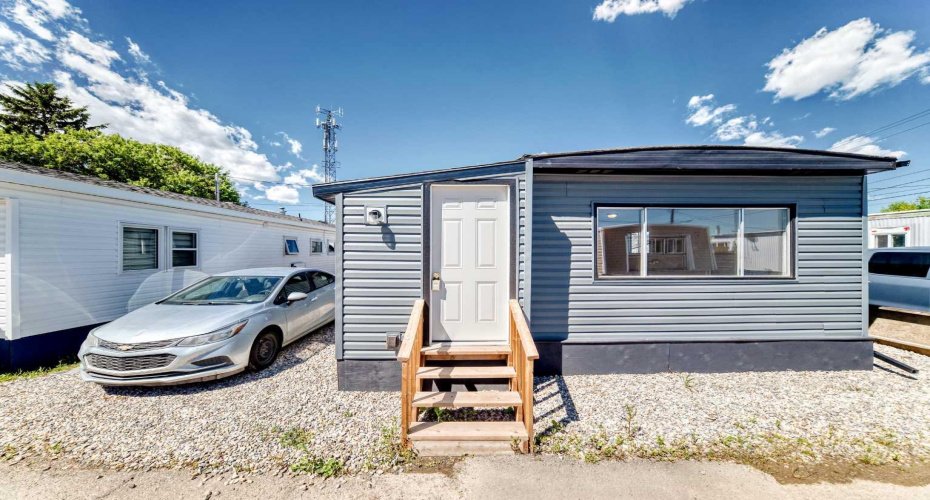 2106 50 Street, Calgary, Alberta T2B 1M7, 3 Bedroom Bedrooms, 0 ,1 BathroomBathrooms,Mobile,For Sale,50,0,A2327664
