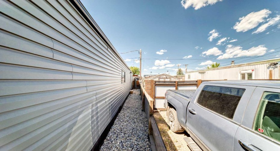 2106 50 Street, Calgary, Alberta T2B 1M7, 3 Bedroom Bedrooms, 0 ,1 BathroomBathrooms,Mobile,For Sale,50,0,A2327664