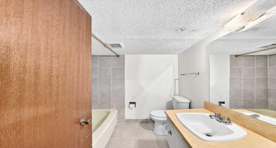 Full bathroom in basement