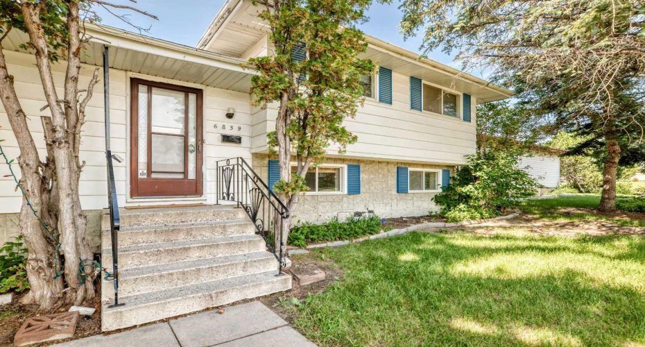 6839 Huntridge Hill, Calgary, Alberta T2K 4A1, 4 Bedroom Bedrooms, 0 ,3 BathroomBathrooms,Residential,For Sale,Huntridge,0,A2327673