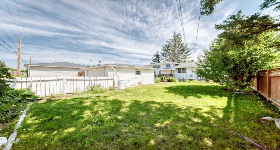 6839 Huntridge Hill, Calgary, Alberta T2K 4A1, 4 Bedroom Bedrooms, 0 ,3 BathroomBathrooms,Residential,For Sale,Huntridge,0,A2327673