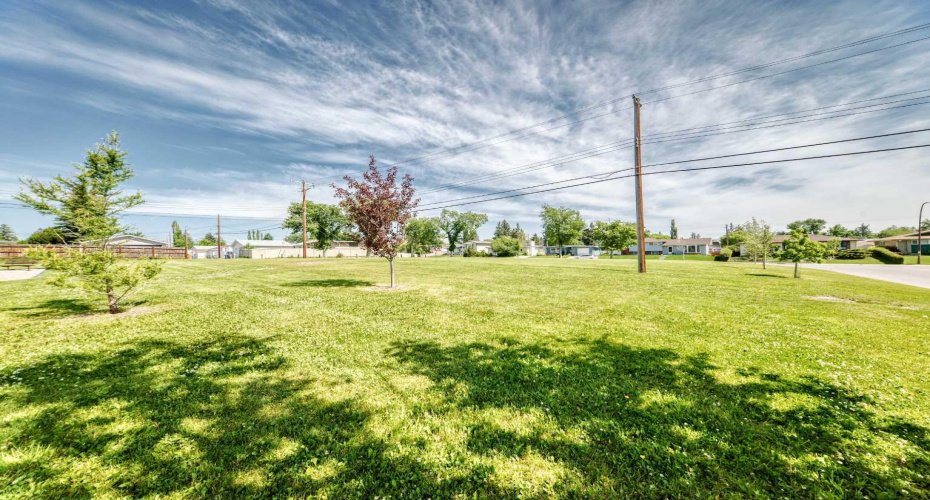 6839 Huntridge Hill, Calgary, Alberta T2K 4A1, 4 Bedroom Bedrooms, 0 ,3 BathroomBathrooms,Residential,For Sale,Huntridge,0,A2327673