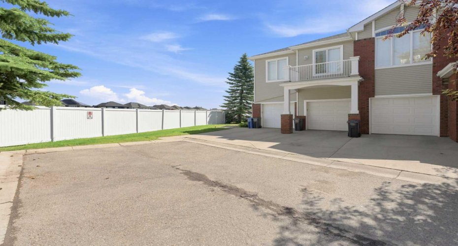 8000 Wentworth Drive, Calgary, Alberta T3C 0A2, 4 Bedroom Bedrooms, 0 ,3 BathroomBathrooms,Residential,For Sale,Wentworth,0,A2327692