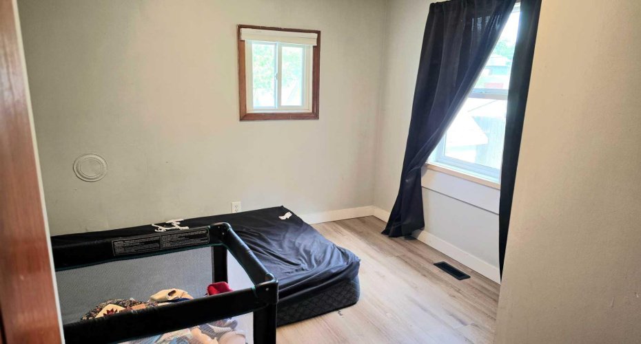 1815 1 Avenue, Lethbridge, Alberta T1H 0A6, 4 Bedroom Bedrooms, 0 ,2 BathroomBathrooms,Residential,For Sale,1,0,A2327718