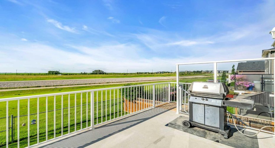 284 Rainbow Falls Way, Chestermere, Alberta T1X 0T1, 4 Bedrooms Bedrooms, ,4 BathroomsBathrooms,Residential,For Sale,Rainbow Falls,A2327726