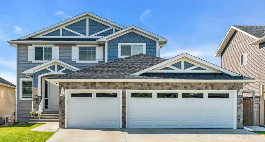 284 Rainbow Falls Way, Chestermere, Alberta T1X 0T1, 4 Bedrooms Bedrooms, ,4 BathroomsBathrooms,Residential,For Sale,Rainbow Falls,A2327726