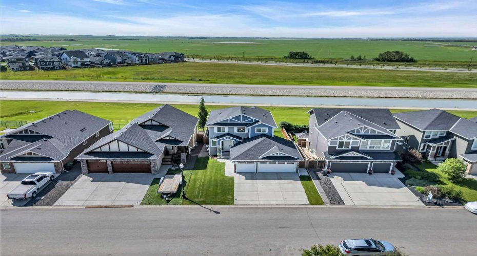 284 Rainbow Falls Way, Chestermere, Alberta T1X 0T1, 4 Bedrooms Bedrooms, ,4 BathroomsBathrooms,Residential,For Sale,Rainbow Falls,A2327726