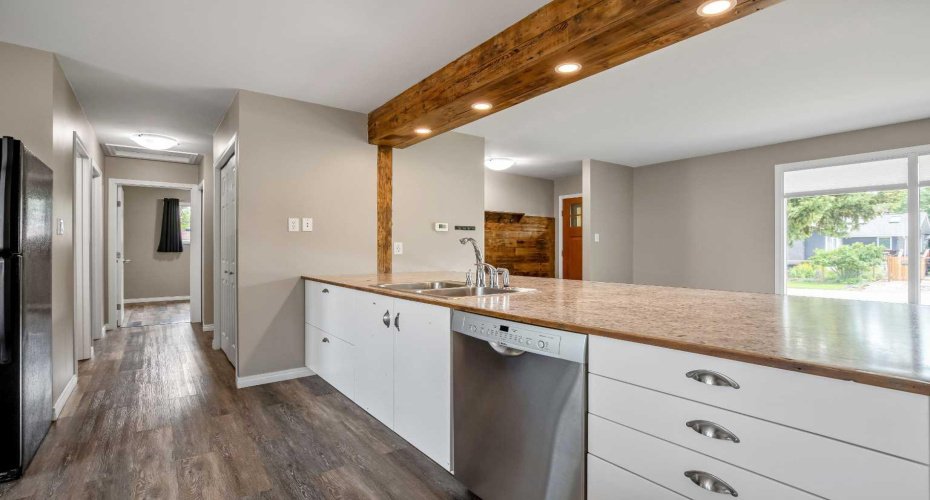 313 4 Street, Diamond Valley, Alberta T0L0H0, 4 Bedroom Bedrooms, 0 ,3 BathroomBathrooms,Residential,For Sale,4,0,A2327744