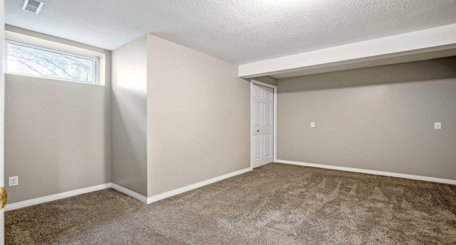313 4 Street, Diamond Valley, Alberta T0L0H0, 4 Bedroom Bedrooms, 0 ,3 BathroomBathrooms,Residential,For Sale,4,0,A2327744