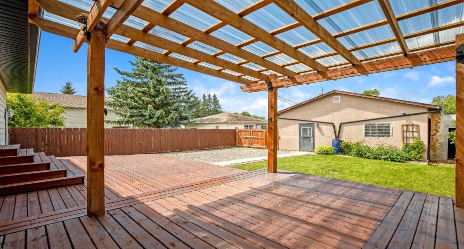 313 4 Street, Diamond Valley, Alberta T0L0H0, 4 Bedroom Bedrooms, 0 ,3 BathroomBathrooms,Residential,For Sale,4,0,A2327744