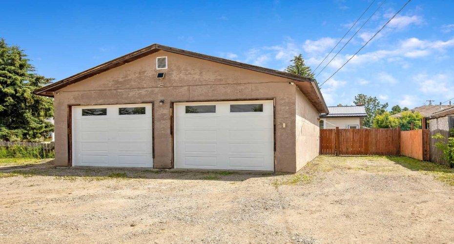 313 4 Street, Diamond Valley, Alberta T0L0H0, 4 Bedroom Bedrooms, 0 ,3 BathroomBathrooms,Residential,For Sale,4,0,A2327744