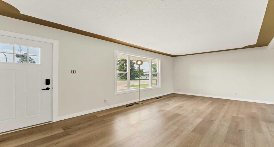 2711 Dunmore Road, Medicine Hat, Alberta T1A2A6, 4 Bedroom Bedrooms, 0 ,2 BathroomBathrooms,Residential,For Sale,Dunmore,0,A2327747