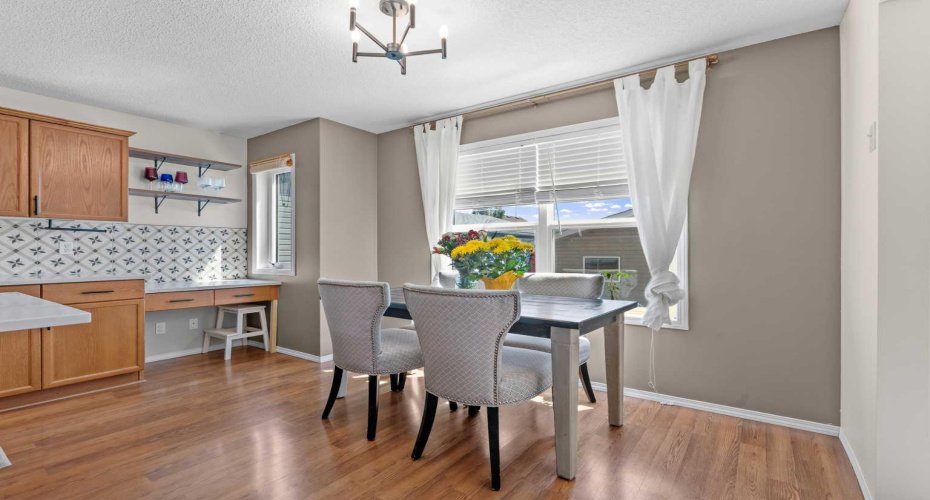 85 Evermeadow Manor, Calgary, Alberta T2Y 4W8, 3 Bedroom Bedrooms, 0 ,3 BathroomBathrooms,Residential,For Sale,Evermeadow,0,A2327764