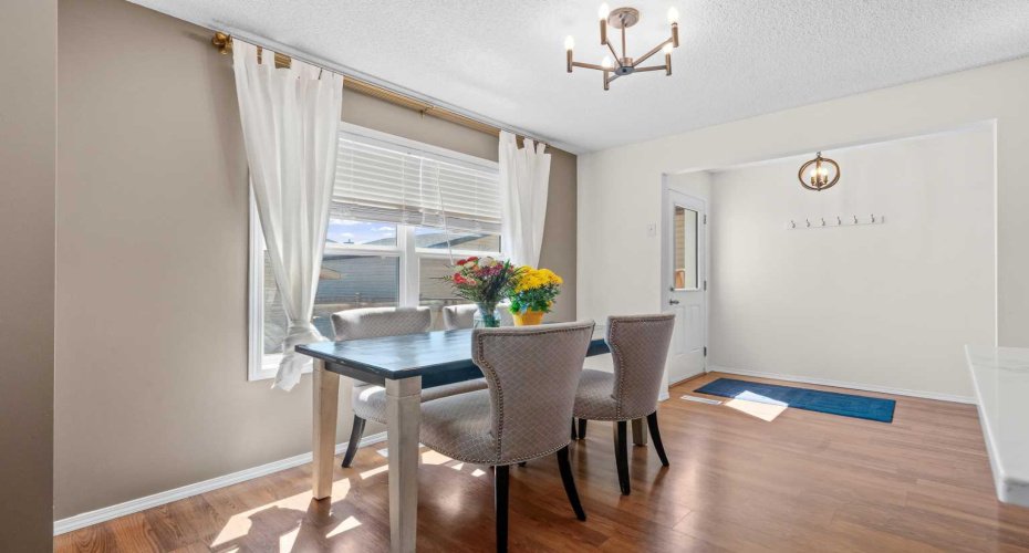 85 Evermeadow Manor, Calgary, Alberta T2Y 4W8, 3 Bedroom Bedrooms, 0 ,3 BathroomBathrooms,Residential,For Sale,Evermeadow,0,A2327764