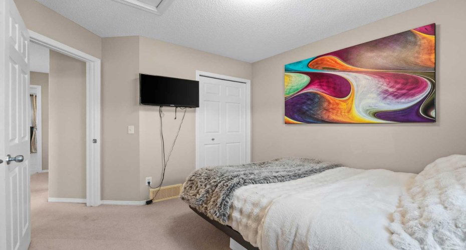 85 Evermeadow Manor, Calgary, Alberta T2Y 4W8, 3 Bedroom Bedrooms, 0 ,3 BathroomBathrooms,Residential,For Sale,Evermeadow,0,A2327764