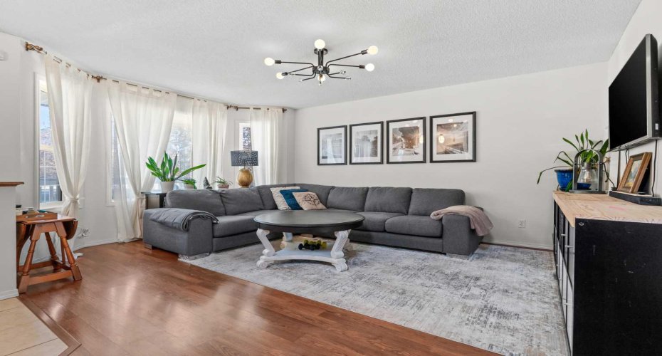 85 Evermeadow Manor, Calgary, Alberta T2Y 4W8, 3 Bedroom Bedrooms, 0 ,3 BathroomBathrooms,Residential,For Sale,Evermeadow,0,A2327764
