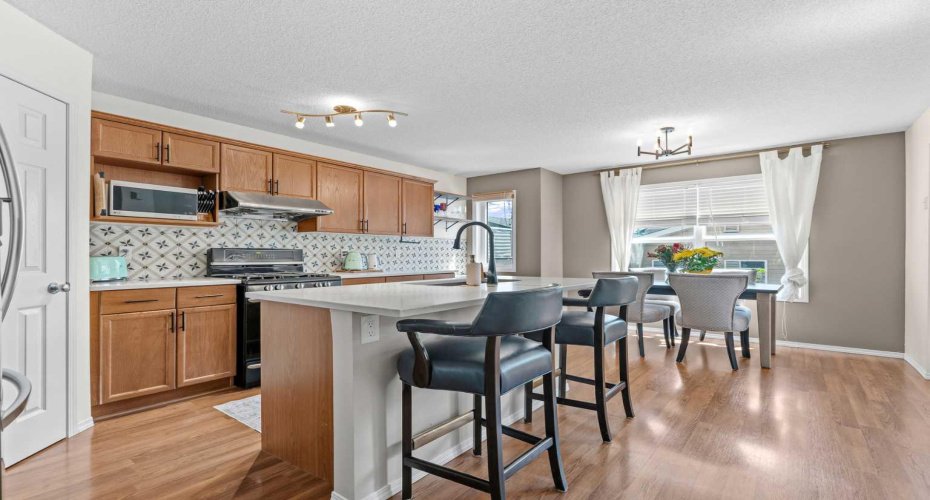 85 Evermeadow Manor, Calgary, Alberta T2Y 4W8, 3 Bedroom Bedrooms, 0 ,3 BathroomBathrooms,Residential,For Sale,Evermeadow,0,A2327764