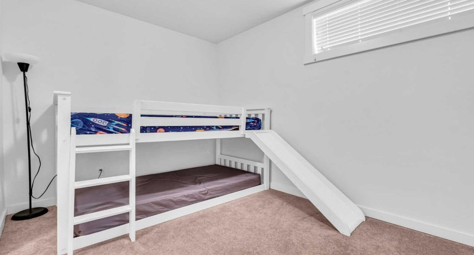 452 Evergreen Circle, Calgary, Alberta T2Y 0H2, 6 Bedroom Bedrooms, 0 ,4 BathroomBathrooms,Residential,For Sale,Evergreen,0,A2327765