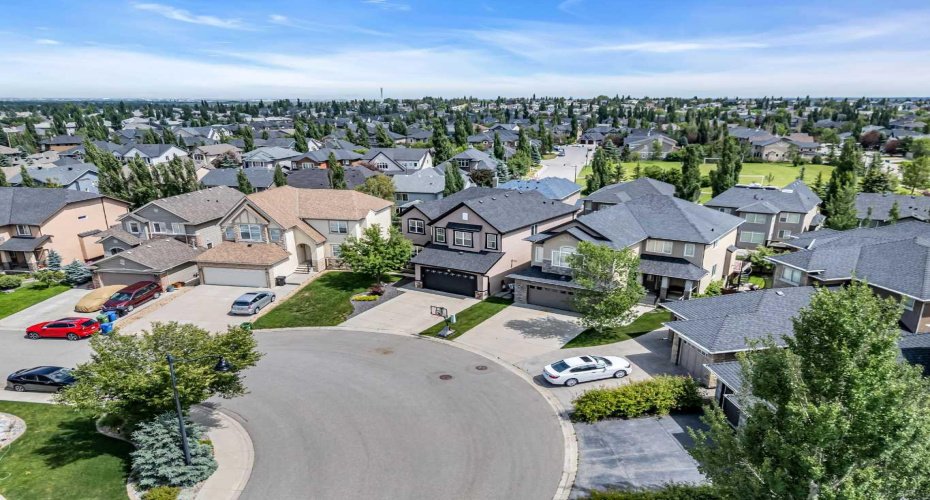 452 Evergreen Circle, Calgary, Alberta T2Y 0H2, 6 Bedroom Bedrooms, 0 ,4 BathroomBathrooms,Residential,For Sale,Evergreen,0,A2327765