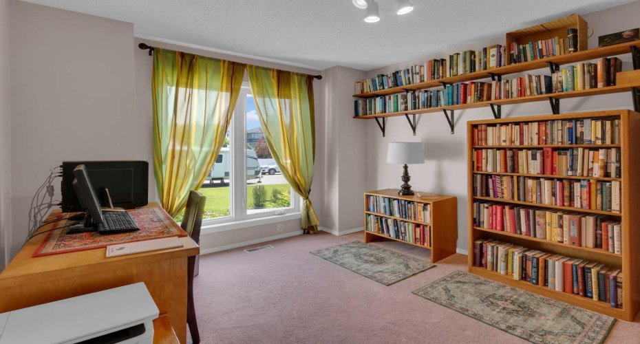 Main    Den/Bedroom