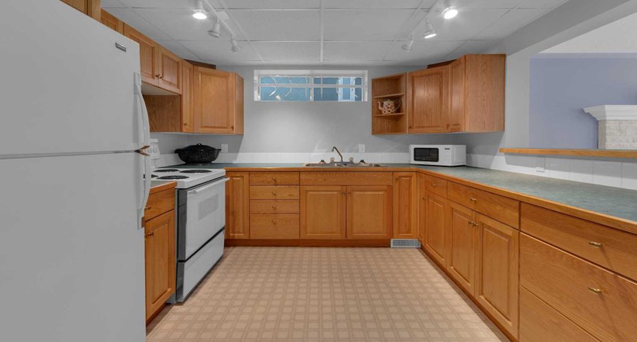 Lower kitchen
