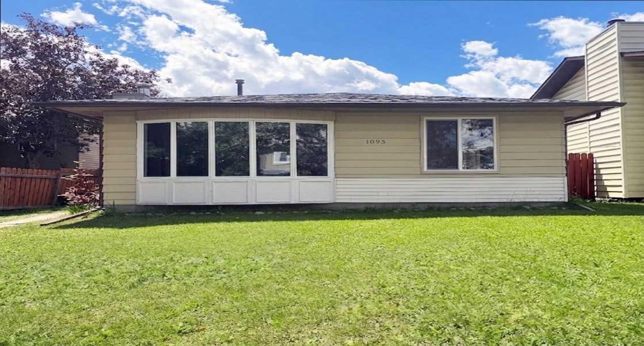1095 Berkley Drive, Calgary, Alberta T3K 1S6, 4 Bedroom Bedrooms, 0 ,3 BathroomBathrooms,Residential,For Sale,Berkley,0,A2327779
