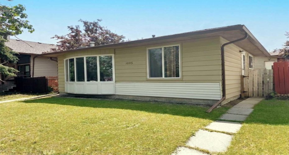1095 Berkley Drive, Calgary, Alberta T3K 1S6, 4 Bedroom Bedrooms, 0 ,3 BathroomBathrooms,Residential,For Sale,Berkley,0,A2327779