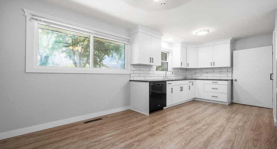 2631 16 Avenue, Medicine Hat, Alberta T1A 3T6, 3 Bedroom Bedrooms, 0 ,2 BathroomBathrooms,Residential,For Sale,16,0,A2327790