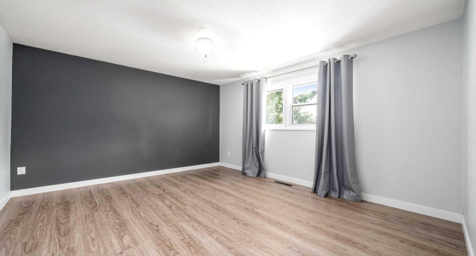 2631 16 Avenue, Medicine Hat, Alberta T1A 3T6, 3 Bedroom Bedrooms, 0 ,2 BathroomBathrooms,Residential,For Sale,16,0,A2327790