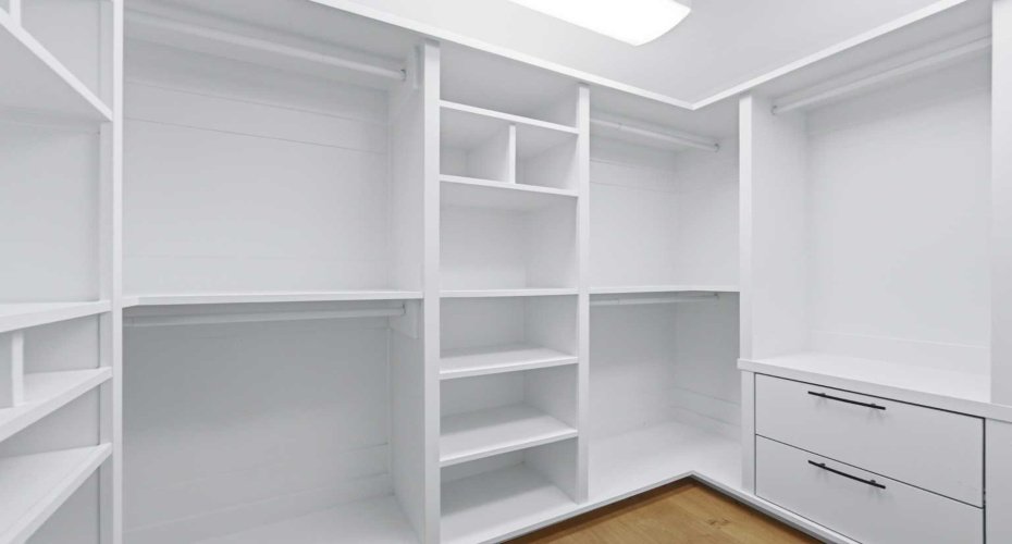 Walk-in Closet