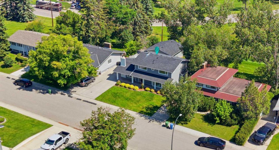 20 Mapleglade Close, Calgary, Alberta T2J 2G9, 3 Bedroom Bedrooms, 0 ,5 BathroomBathrooms,Residential,For Sale,Mapleglade,0,A2327821