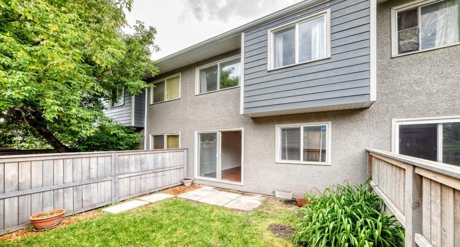 219 90 Avenue, Calgary, Alberta T2J0A3, 3 Bedroom Bedrooms, 0 ,1 BathroomBathrooms,Residential,For Sale,90,0,A2327840
