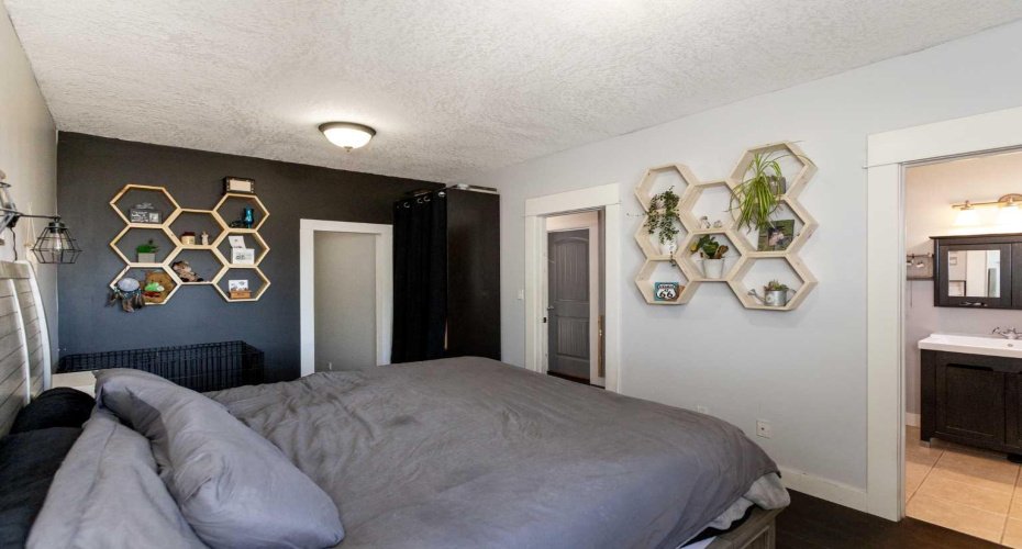 6006B 52 Avenue, Stettler, Alberta T4K 1K5, 3 Bedroom Bedrooms, 0 ,3 BathroomBathrooms,Residential,For Sale,52,0,A2327863