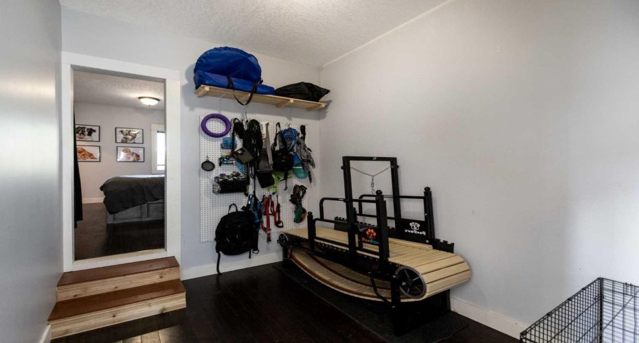 6006B 52 Avenue, Stettler, Alberta T4K 1K5, 3 Bedroom Bedrooms, 0 ,3 BathroomBathrooms,Residential,For Sale,52,0,A2327863