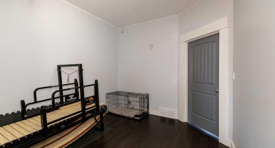 6006B 52 Avenue, Stettler, Alberta T4K 1K5, 3 Bedroom Bedrooms, 0 ,3 BathroomBathrooms,Residential,For Sale,52,0,A2327863
