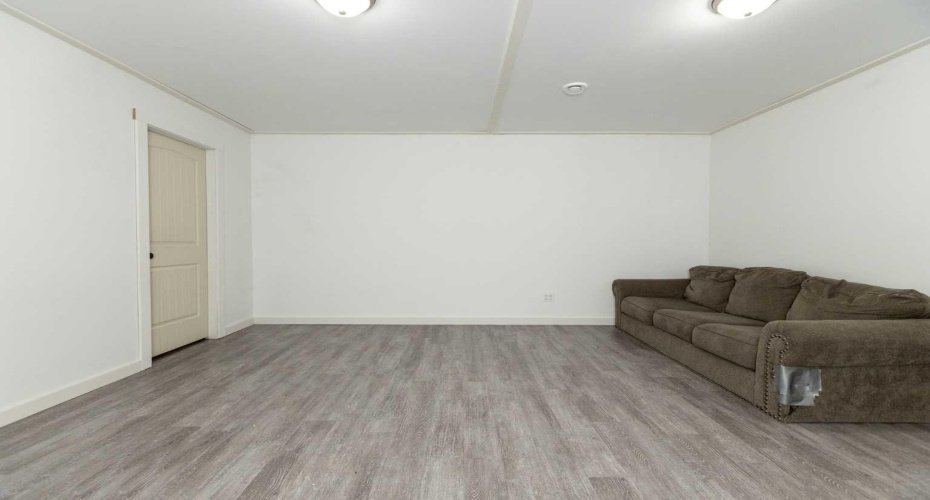 6006B 52 Avenue, Stettler, Alberta T4K 1K5, 3 Bedroom Bedrooms, 0 ,3 BathroomBathrooms,Residential,For Sale,52,0,A2327863