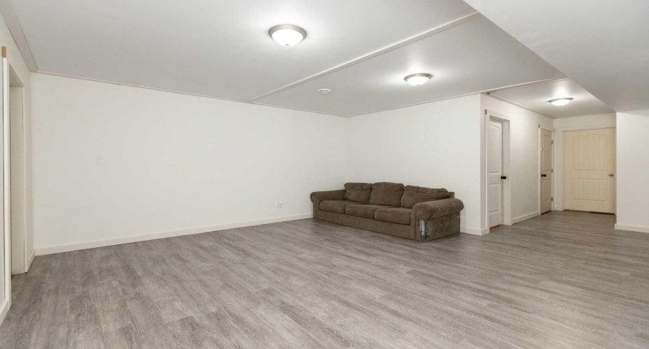 6006B 52 Avenue, Stettler, Alberta T4K 1K5, 3 Bedroom Bedrooms, 0 ,3 BathroomBathrooms,Residential,For Sale,52,0,A2327863