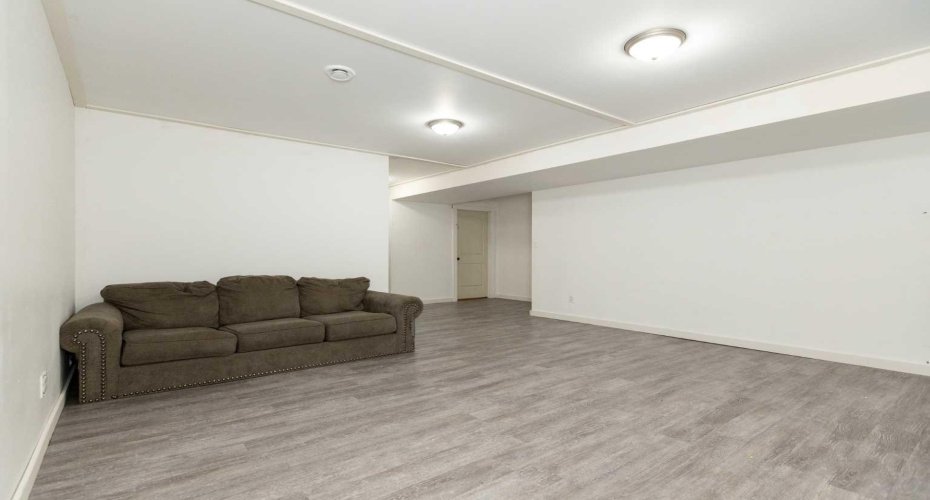 6006B 52 Avenue, Stettler, Alberta T4K 1K5, 3 Bedroom Bedrooms, 0 ,3 BathroomBathrooms,Residential,For Sale,52,0,A2327863