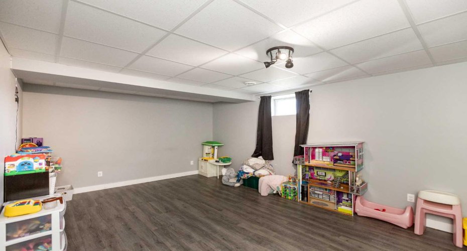 6006B 52 Avenue, Stettler, Alberta T4K 1K5, 3 Bedroom Bedrooms, 0 ,3 BathroomBathrooms,Residential,For Sale,52,0,A2327863